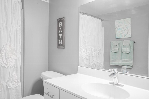 Heaven On Baltimore Downtown Fully Furnished Apartments image 15