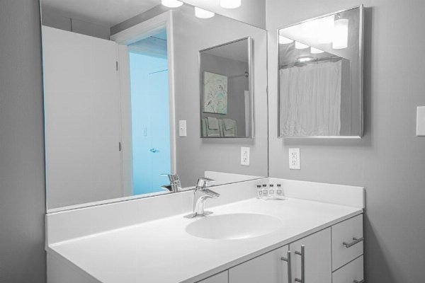 Heaven On Baltimore Downtown Fully Furnished Apartments image 17