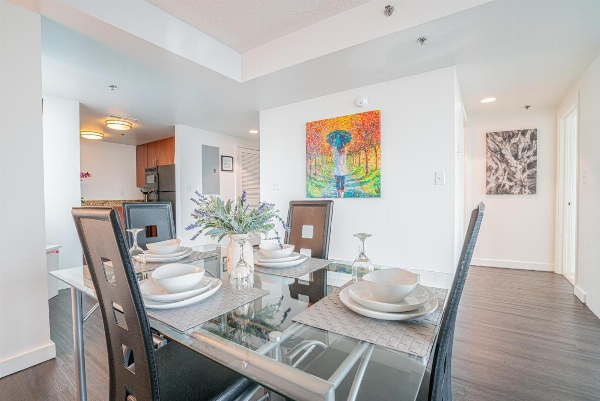 Heaven On Baltimore Downtown Fully Furnished Apartments image 5