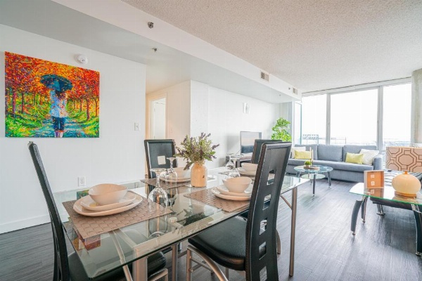 Heaven On Baltimore Downtown Fully Furnished Apartments image 8